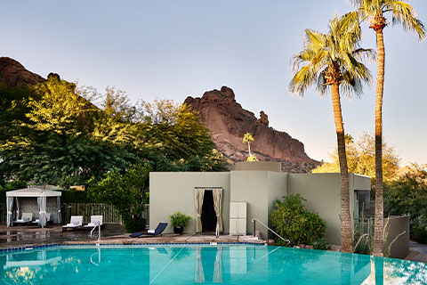 Infinity-edge pool at Sanctuary Camelback Mountain overlooking Paradise Valley