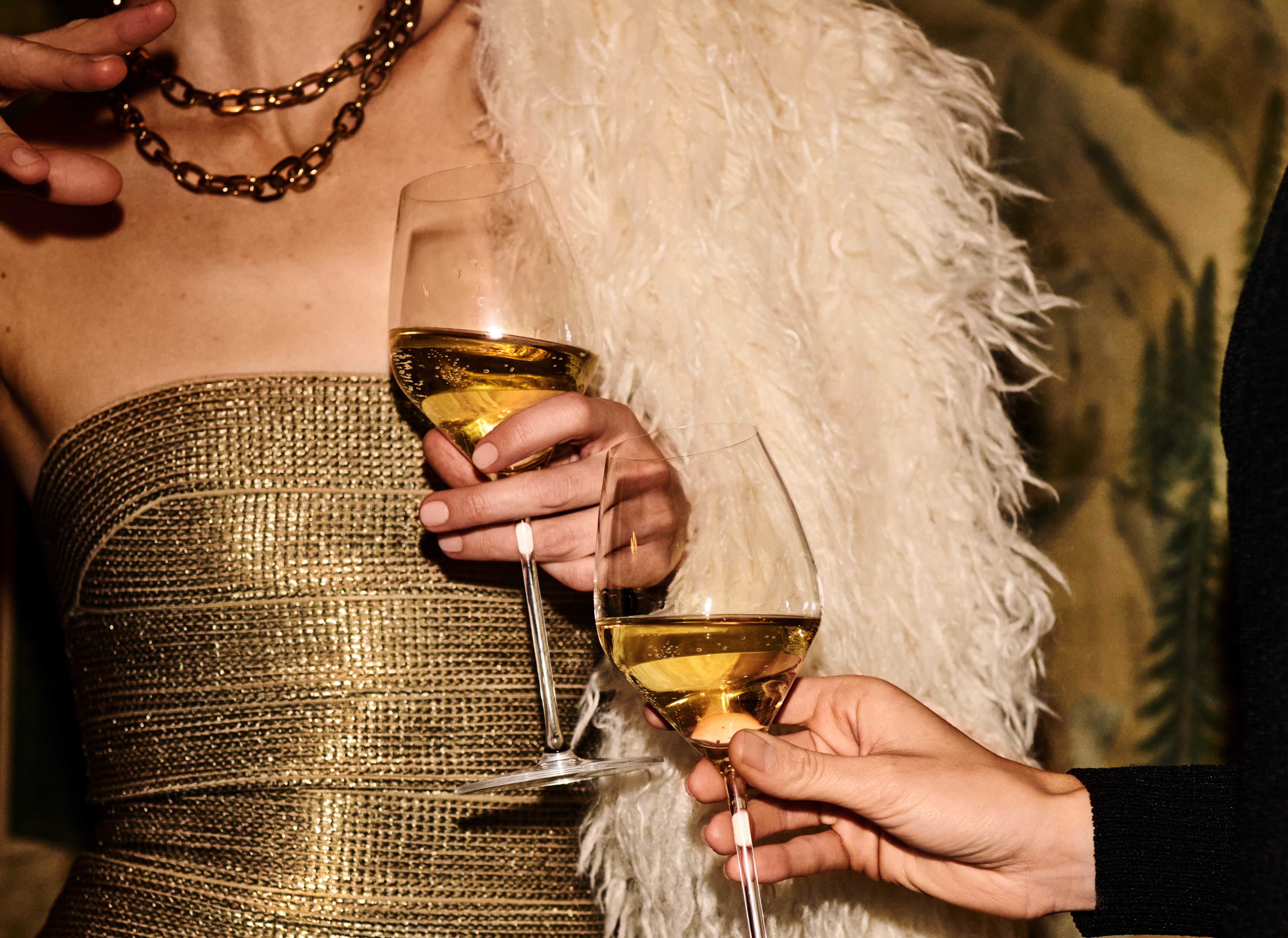 Women toasting champagne