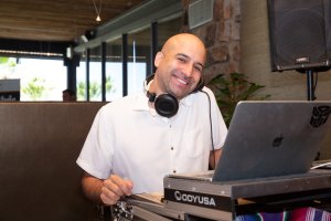 DJ