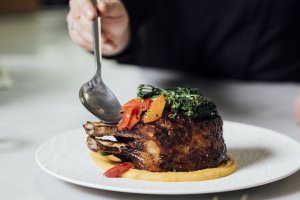 Plating food