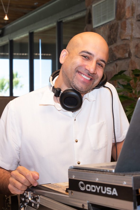 DJ