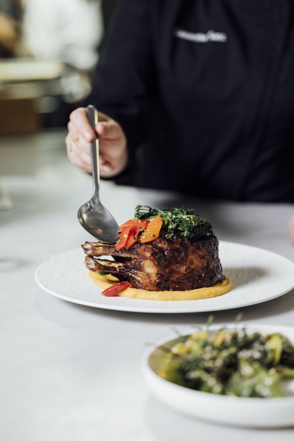 Plating food
