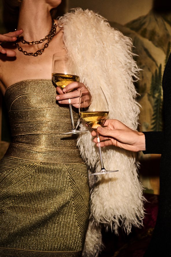 Girls with champagne glasses